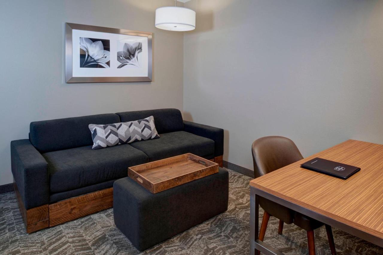 Springhill Suites St. Louis Brentwood Exterior foto